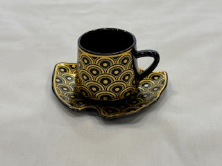 Black and Gold Coffee Cups Fish Shape Plate Circle Design