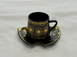 Black and Gold Coffee Cups Fish Shape Plate Circle and Line Design