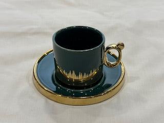 Green and Gold Coffee Cups Circle Plate Drip Design