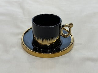 Black and Gold Coffee Cups Circle Plate Drip Design